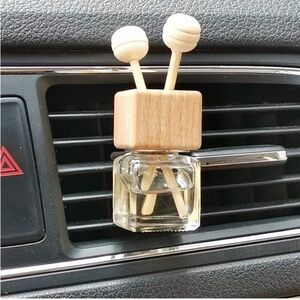 New in Package Essential Oil Car Vent Diffuser